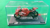 DUCATI DESMOSEDICI ROBERTO ROLFO 2005 MOTO/BIKE scara 1:24